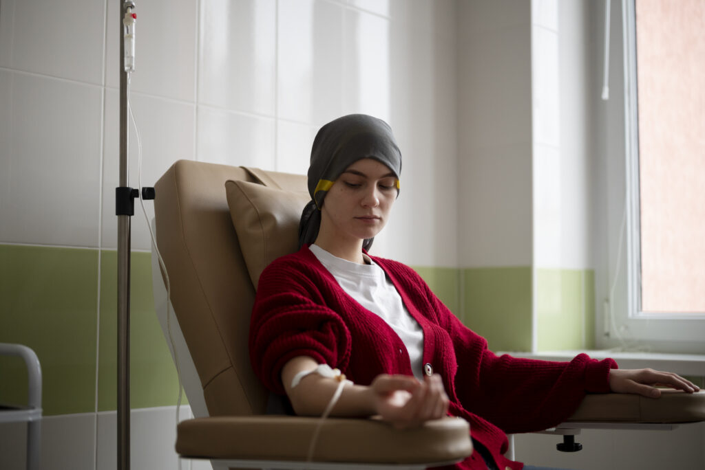 patient getting chemotherapy treatment Central de Consultas | Clínica Popular