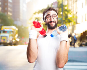 young crazy sports man happy expression Central de Consultas | Clínica Popular