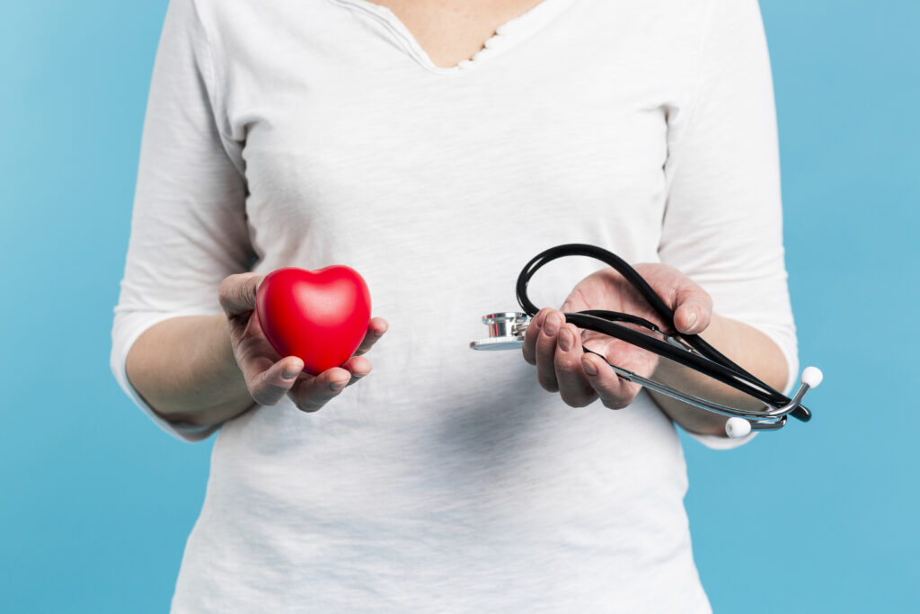 Preventivo ginecológico: quando fazer, como se preparar e quando procurar ginecologista 1 senior woman with medical problems Central de Consultas | Clínica Popular